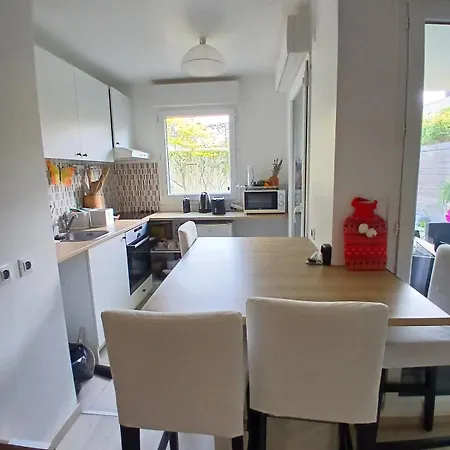 Le Cosy Grand 2 Pieces Avec Terrasse Couverte Jardin Et Place De Parking * Кан