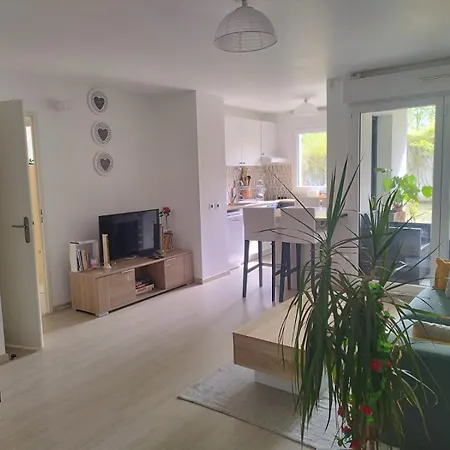 Le Cosy Grand 2 Pieces Avec Terrasse Couverte Jardin Et Place De Parking * Кан