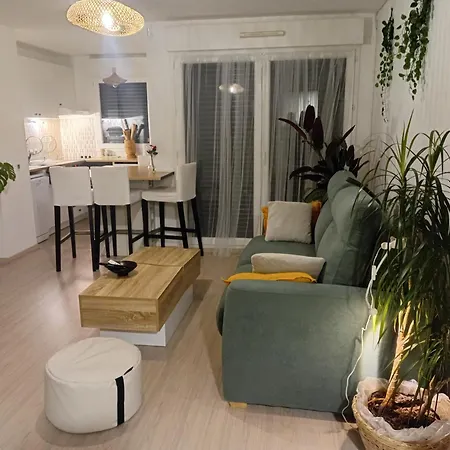 Lejlighed Le Cosy Grand 2 Pieces Avec Terrasse Couverte Jardin Et Place De Parking Caen