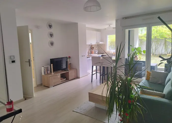 Le Cosy Grand 2 Pieces Avec Terrasse Couverte Jardin Et Place De Parking * Кан